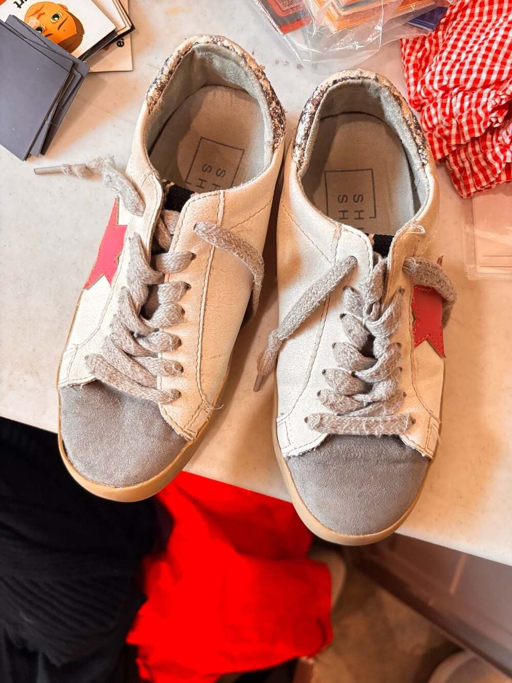 SHU SHOP Off White and Grey Low Top Sneakers with Red Star and Glitter Heel Deta